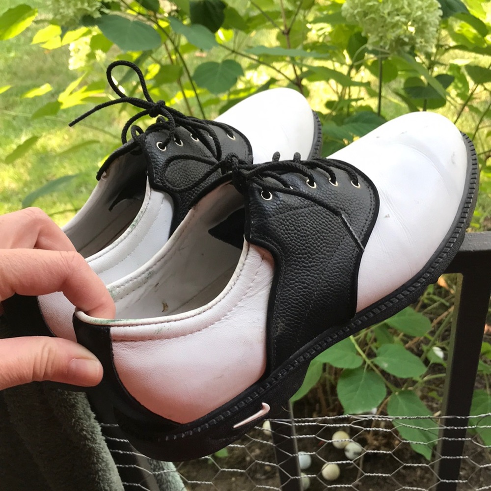 Nike golf shoes size 9 more on the narrow side